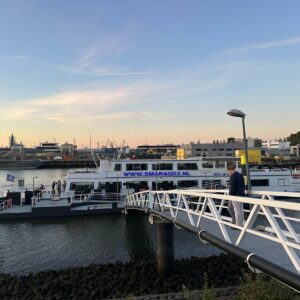 2 tickets voor een rondvaart tijdens de Wereld haven dagen 4 september 2026, inclusief diner en drankjes